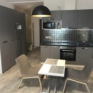 https://lux-apartments-kiev.hotels-of-kiev.com