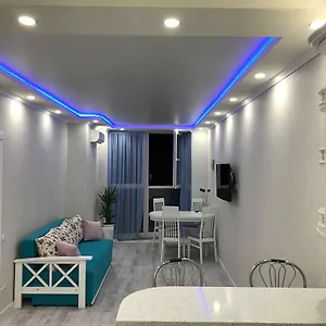 https://luxe-apartment-on-drahomanova.hotels-of-kiev.com