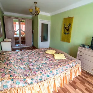 https://apartments-on-mykilska-slobidka.hotels-of-kiev.com
