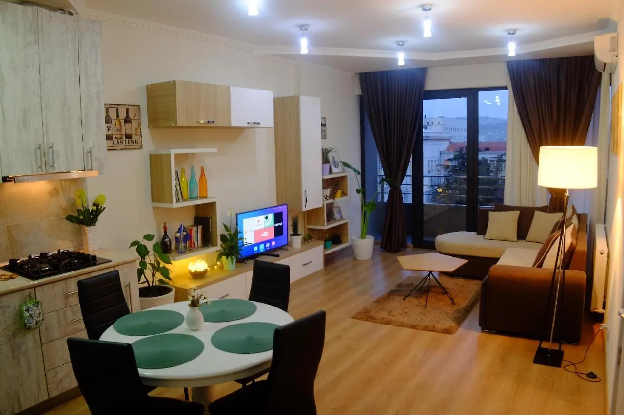 Ameri Plaza Green Apartments Тбилиси